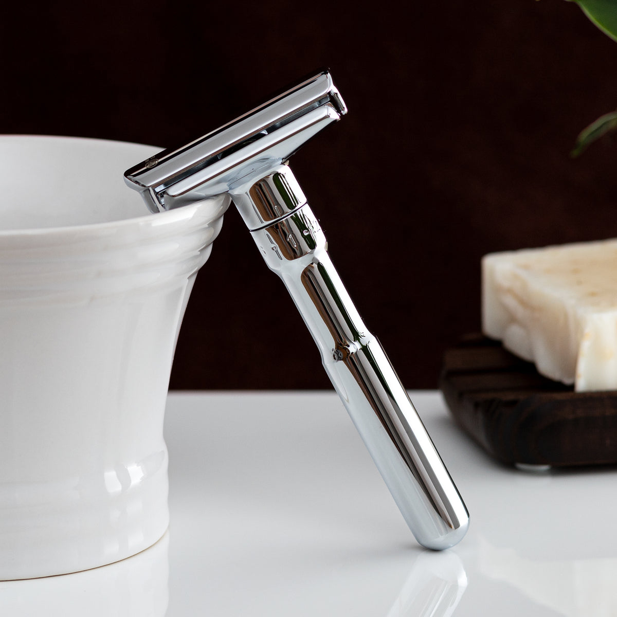 Merkur Futur Adjustable Double Edge Safety Razor With Snap Closure